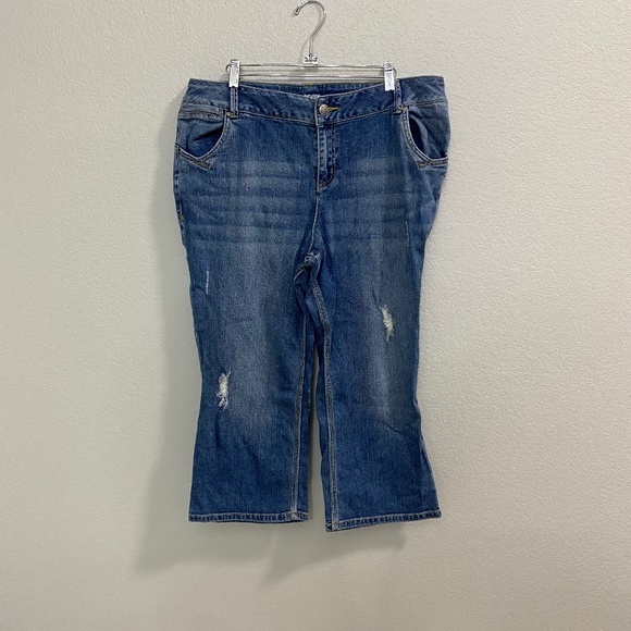 Lane Bryant Distressed Crop Jeans - Picture 1 of 8